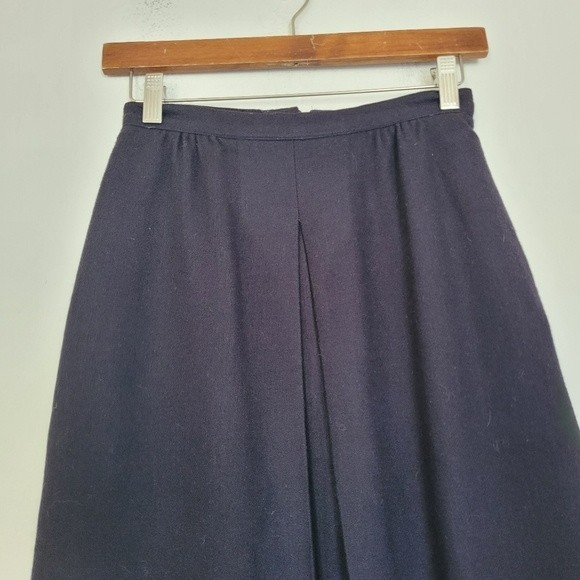 Vintage Woolrich Women's 100% Wool Knee Length Skirt Size 8 Deep Purple - Picture 2 of 11